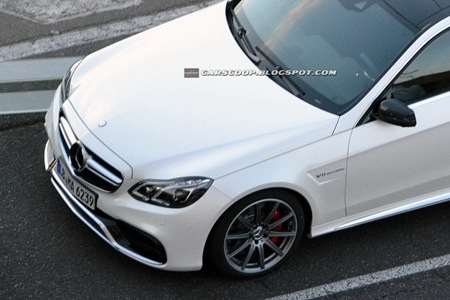 Hình ảnh đầu tiên của xe Mercedes E-Class 2014 - 2 Theo trang